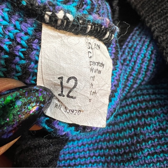 La Venture Vintage Abstract Jacquard Cozy 80’s Teal Black Purple Sweater - Picture 8 of 9